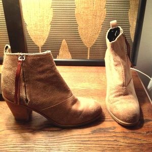 Dolce Vita booties